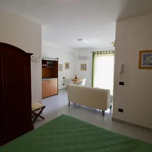 https://salina.sicilyhotelsitaly.net