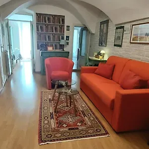Suite-appartamento-del Dei Doria Appartement